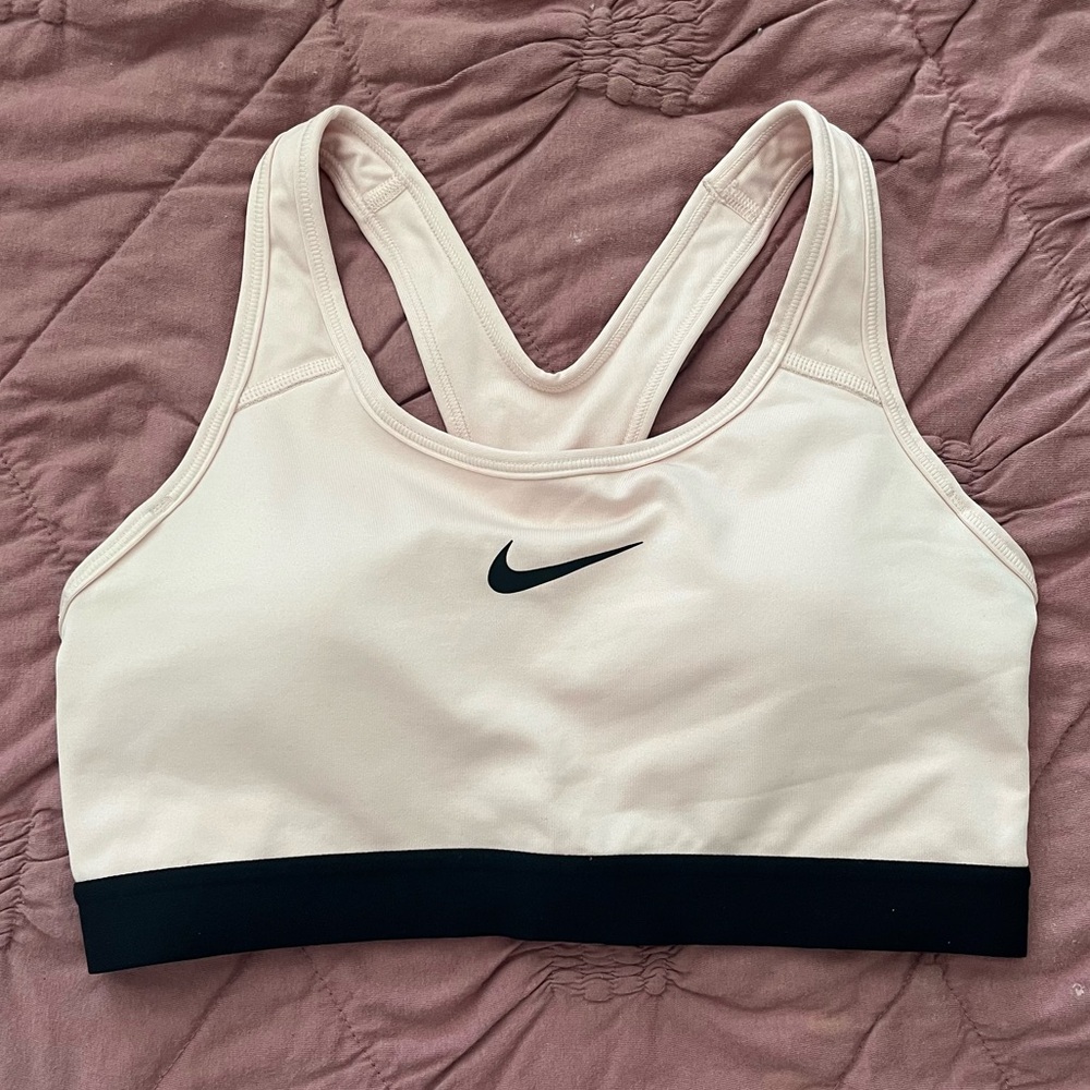 LIGHT PINK NIKE SPORTS BRA WITH PADDING